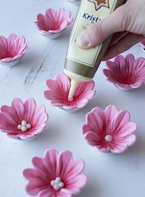 Окрашивание цветочной мастики